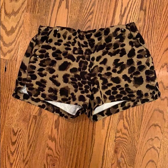 Pants - Size Small E & M Cheetah Shorts W Stud Detail
